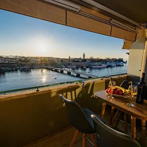  Apartment Sundowner